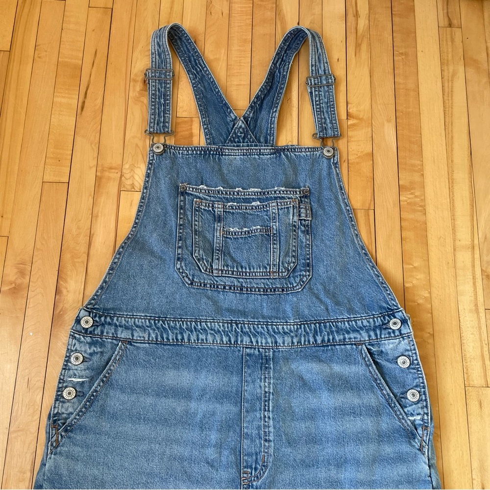 American Eagle Outfitters 90s boyfriend Denim Short Overalls - Picture 2 of 7